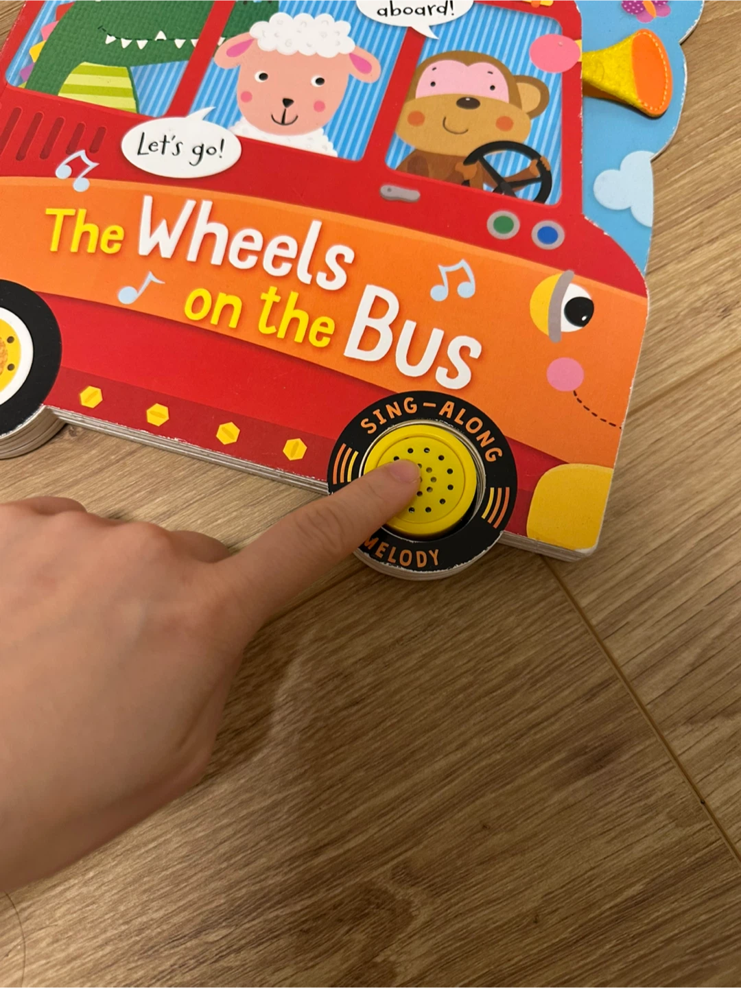 Kidsbooks The Wheels on the Bus Interactive Book - photo 2