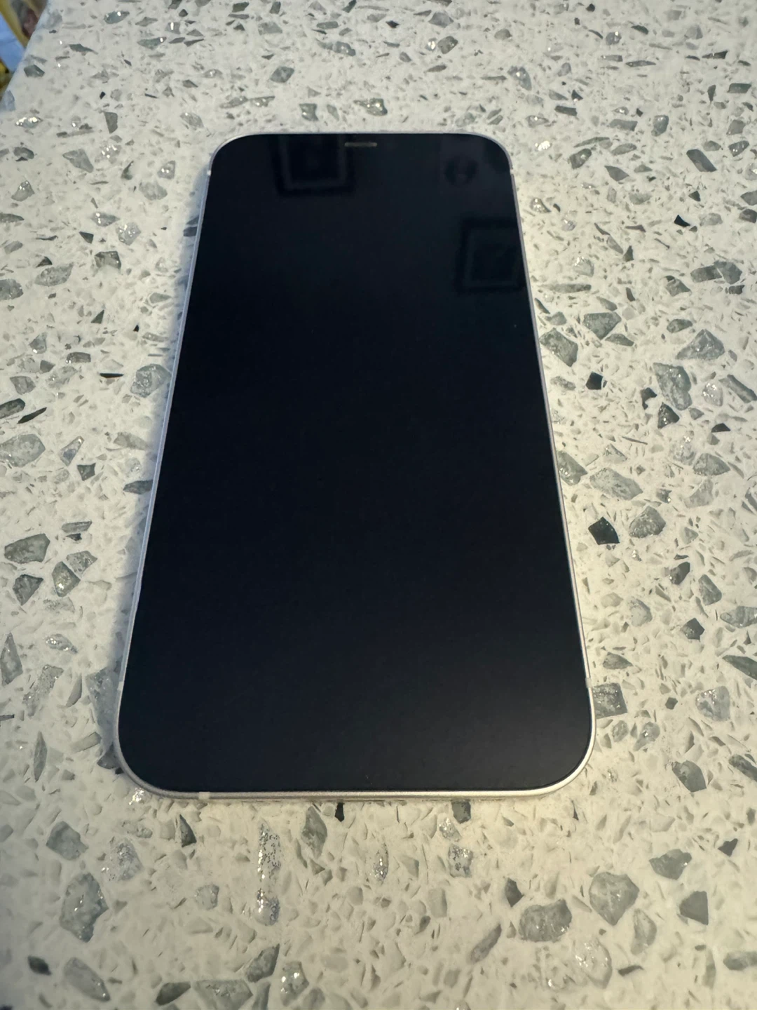 Apple iPhone 12 - White 64 - photo 3