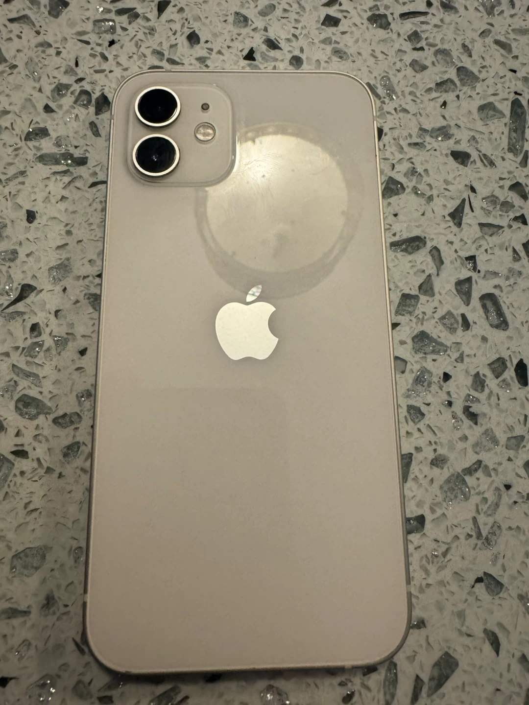 Apple iPhone 12 - White 64 - photo 4