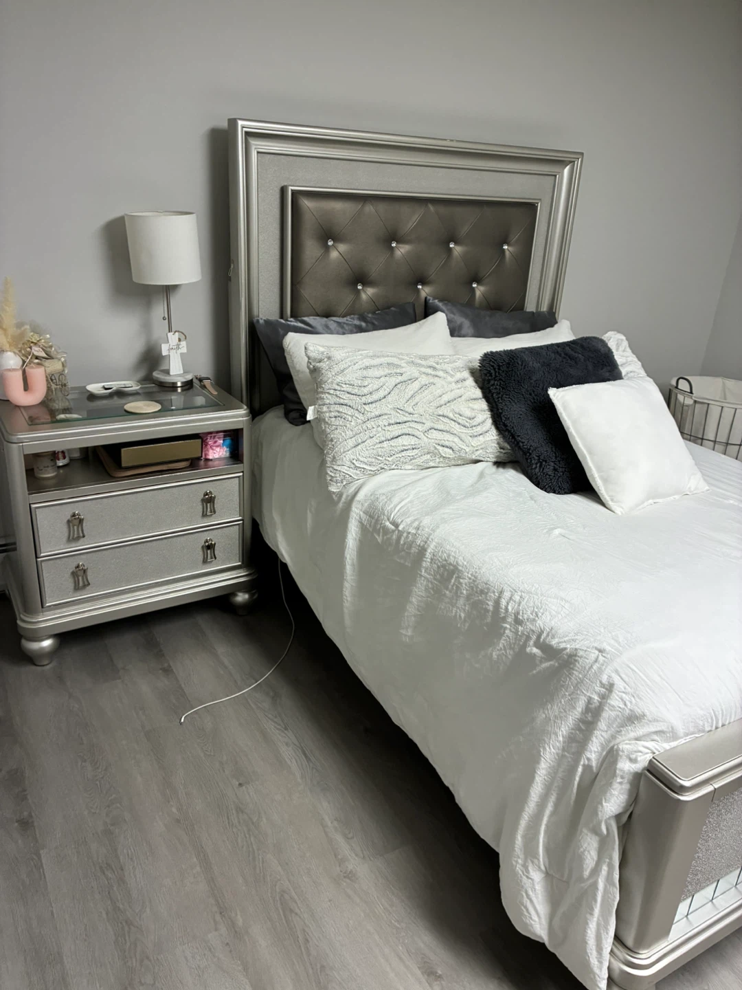 Bedroom Set - Bed, Nightstand, Dresser - photo 2