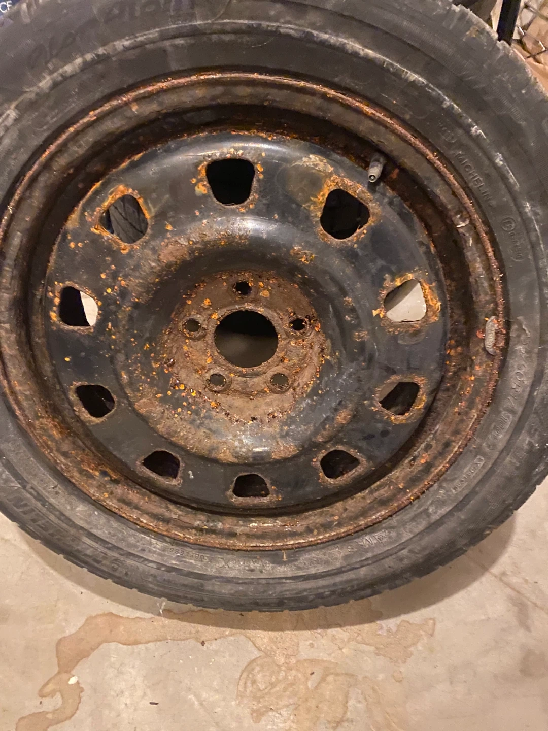 Set of 4 Tires 235/50R17 with Rims