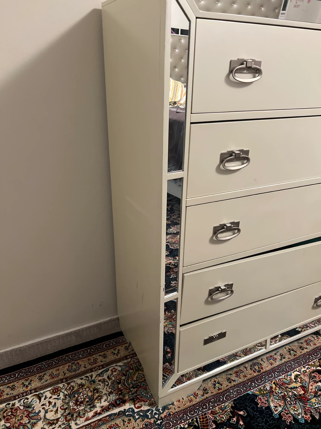 Closet with 2 side tables - photo 2
