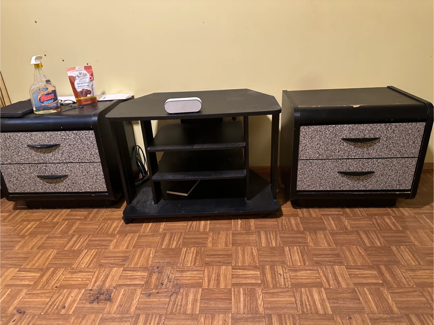Used Bedroom Set - Dressers & Nightstand
