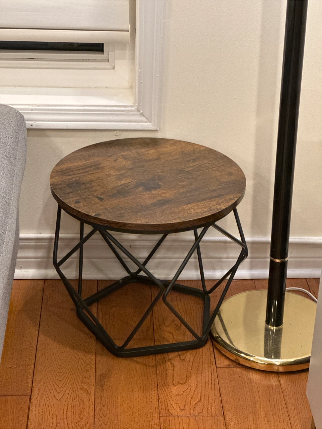 Round Side Table with Metal Base - photo 2