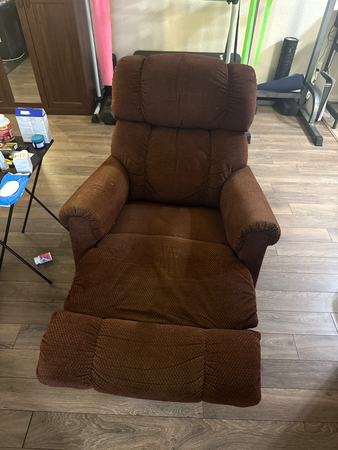 Free- Brown Recliner Chair - photo 2