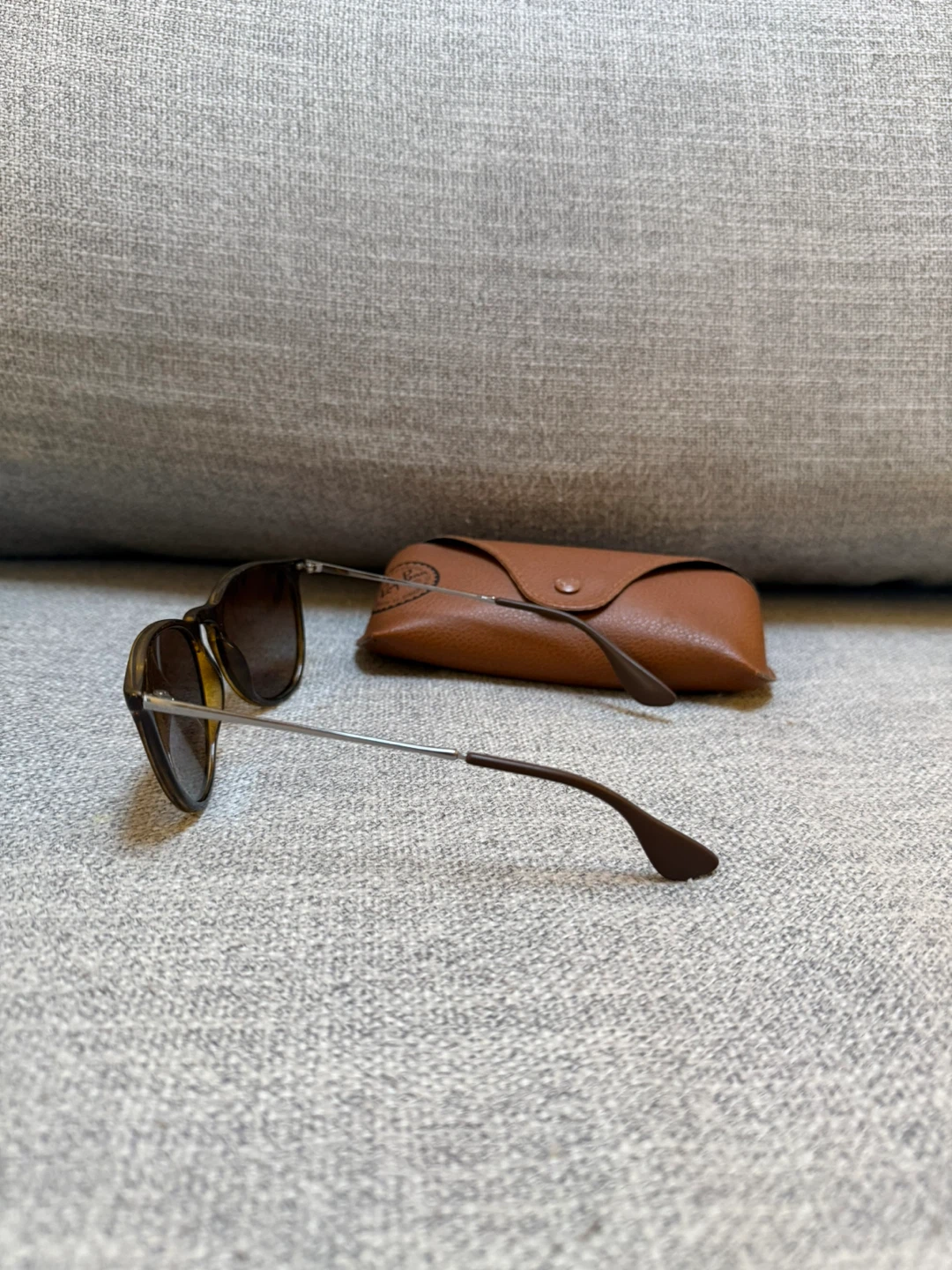 Ray-Ban Sunglasses with Case - photo 3