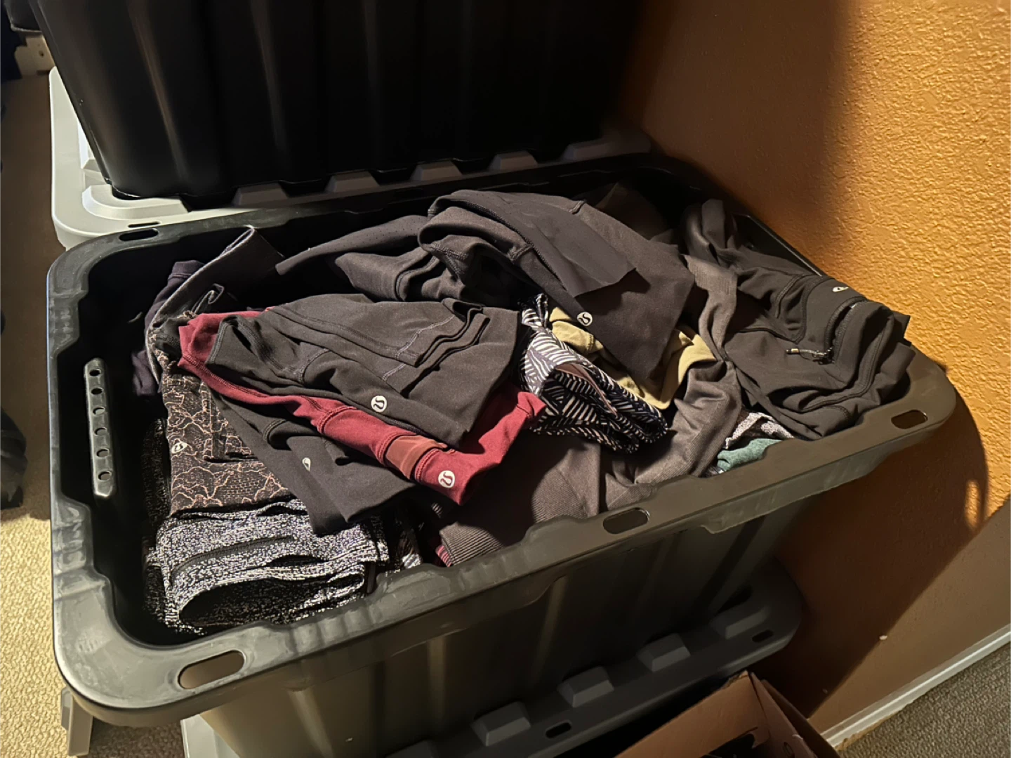 Lululemon size 4 pants - photo 2
