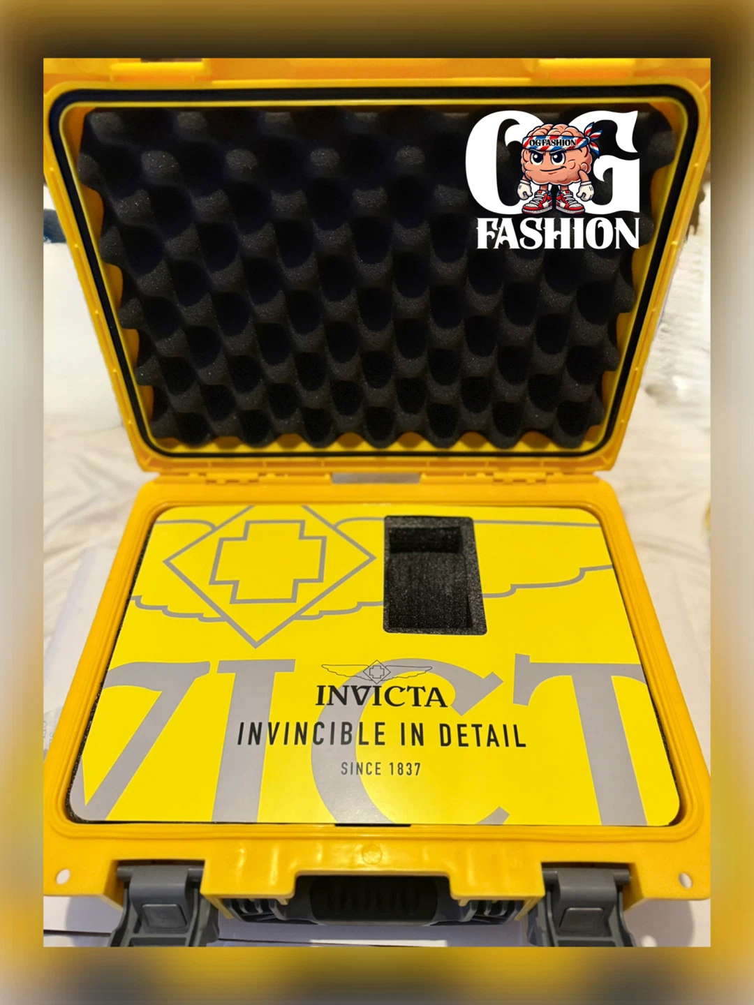 Invicta Watch Box - Yellow 8 Slots; Brand New - photo 2