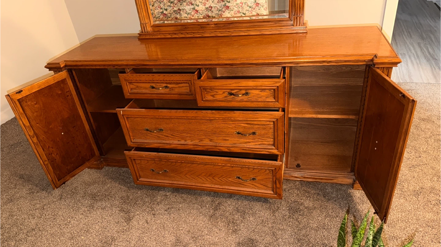 Wood Dresser with Mirror - photo 4