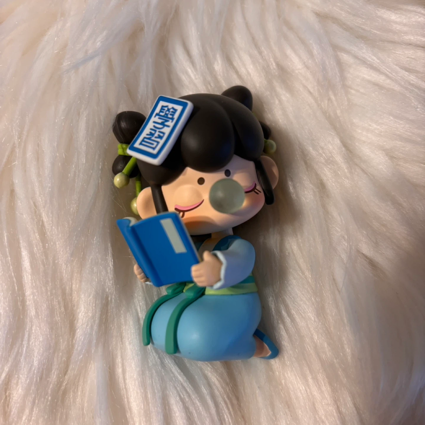 Nanci Blind Box Reading Figure - photo 2