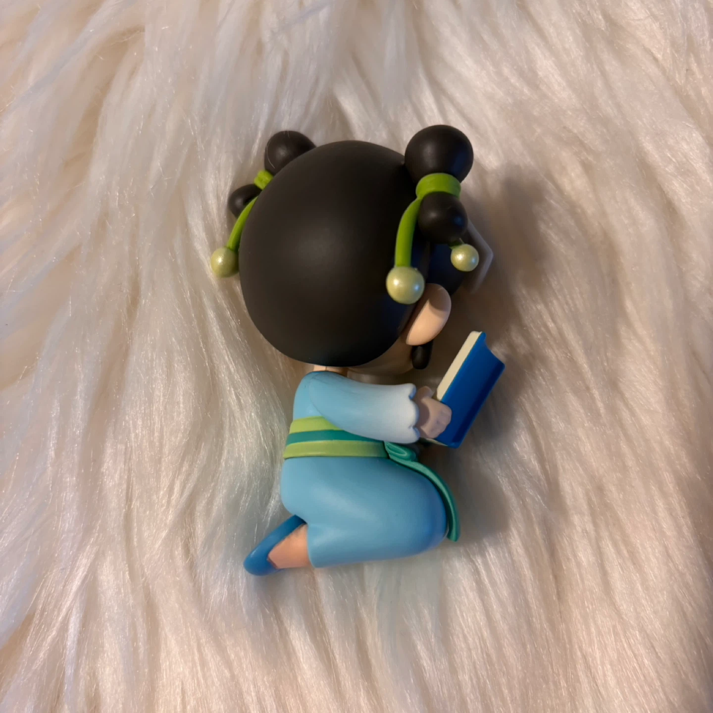 Nanci Blind Box Reading Figure - photo 3