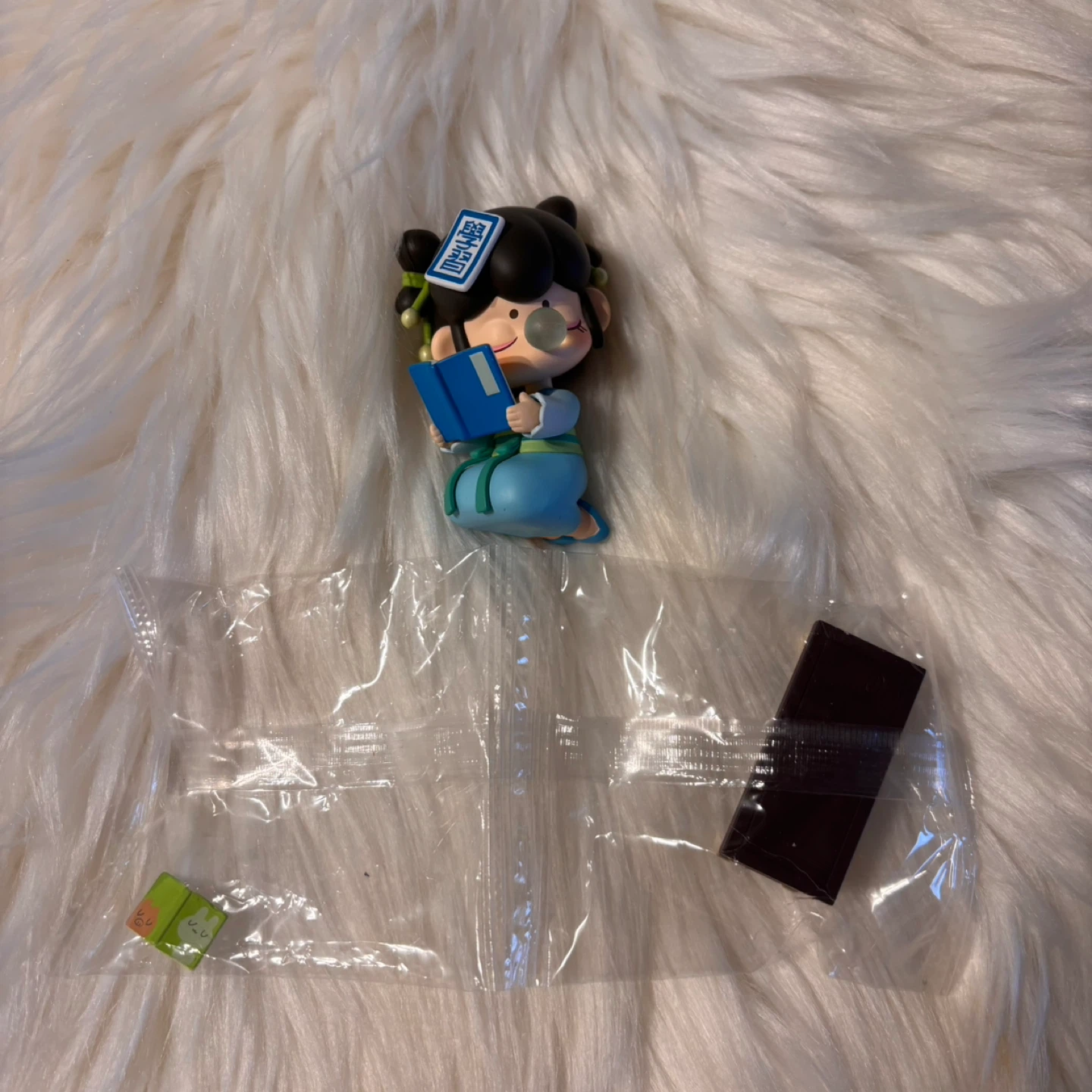 Nanci Blind Box Reading Figure