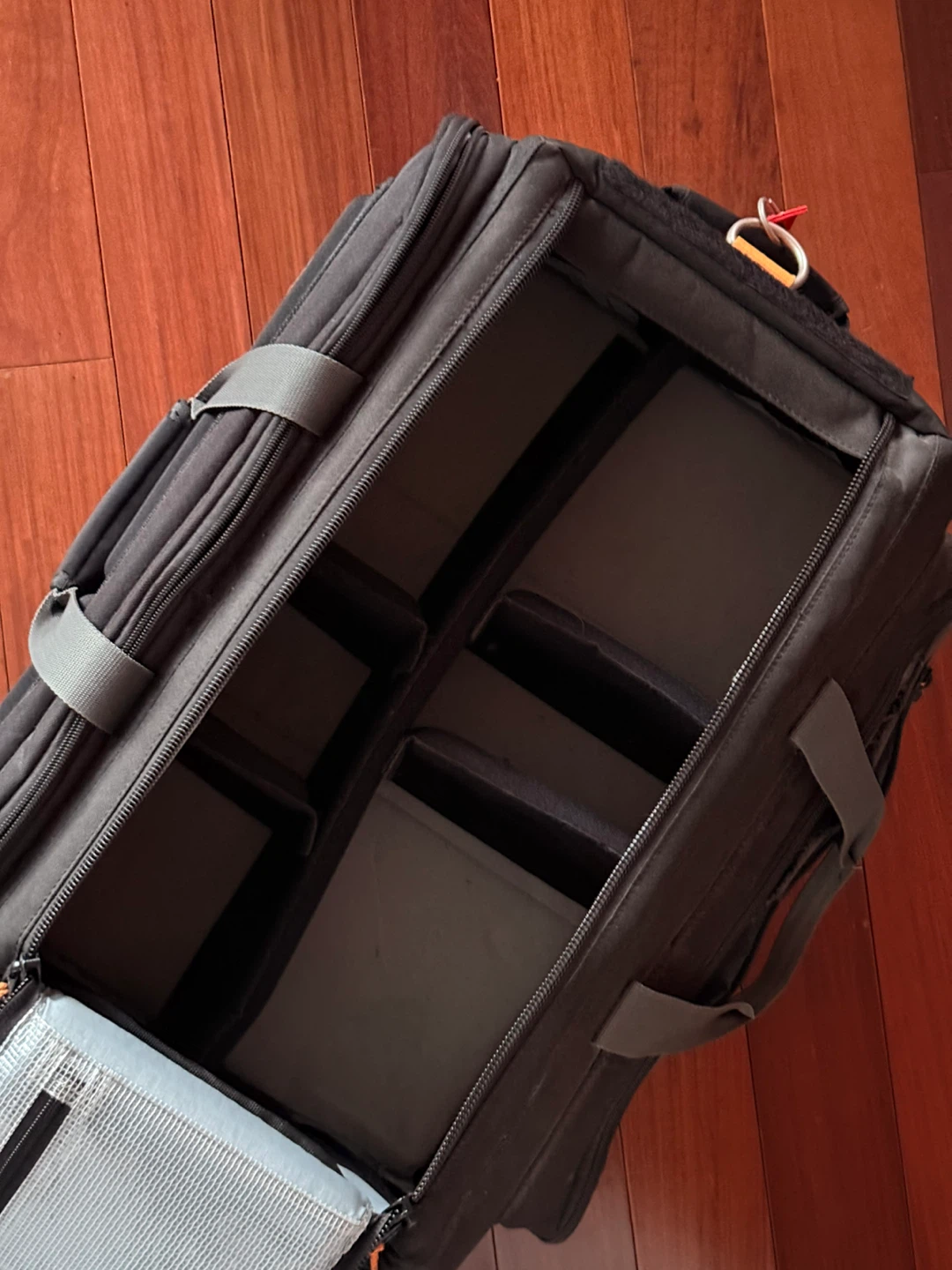 CineBags CB25 Revolution Rolling Camera Bag - photo 2