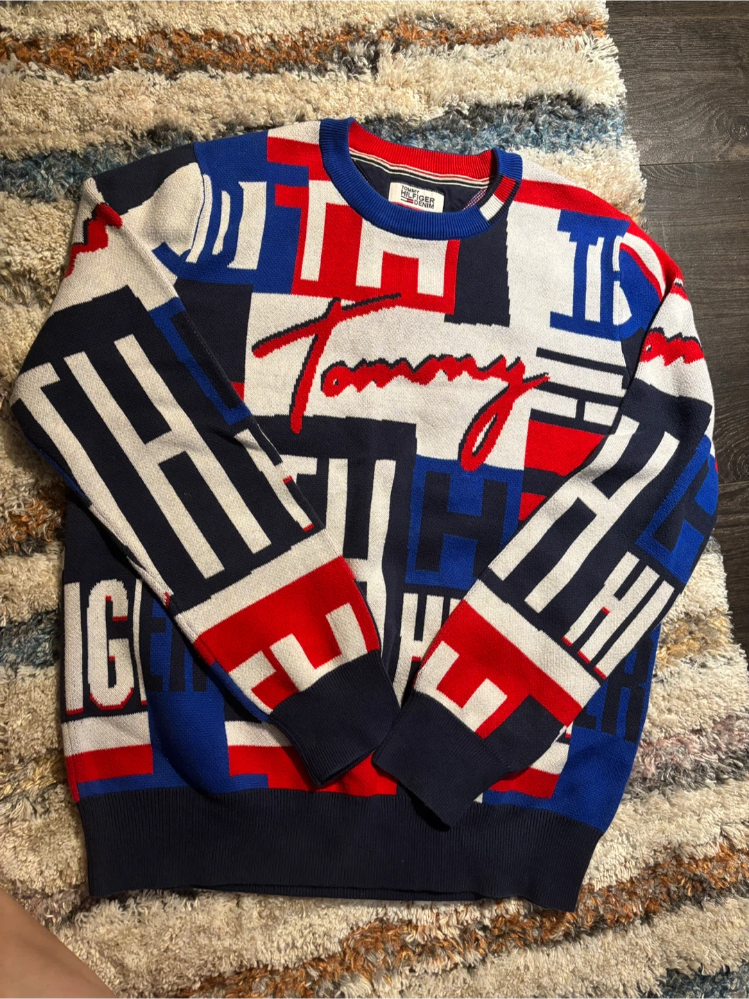 Tommy Hilfiger Sweater, Size M - photo 2