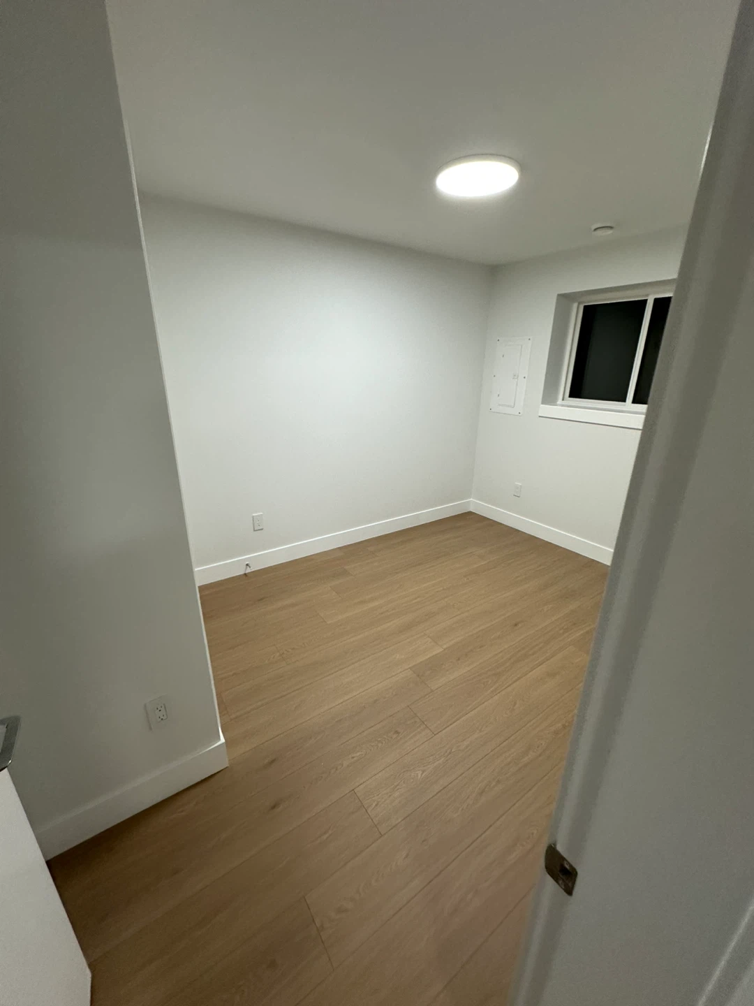 Two bedroom basement for rent - photo 5