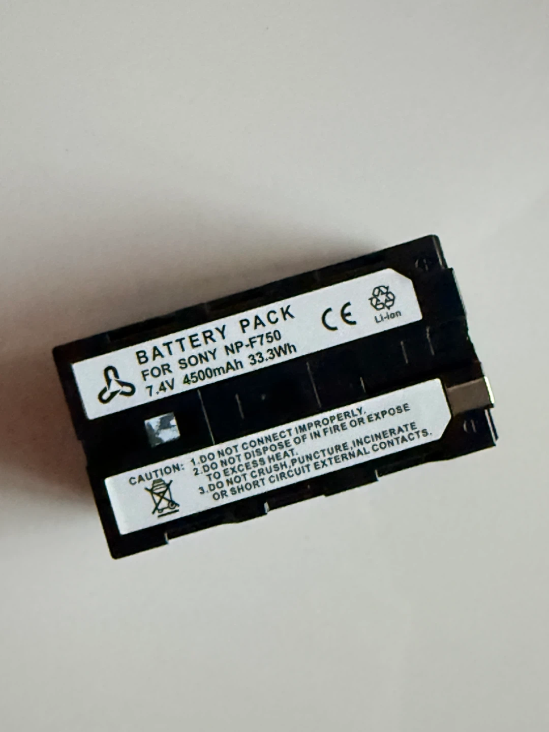 Sony NP-F750 Battery Pack & Charger - photo 2
