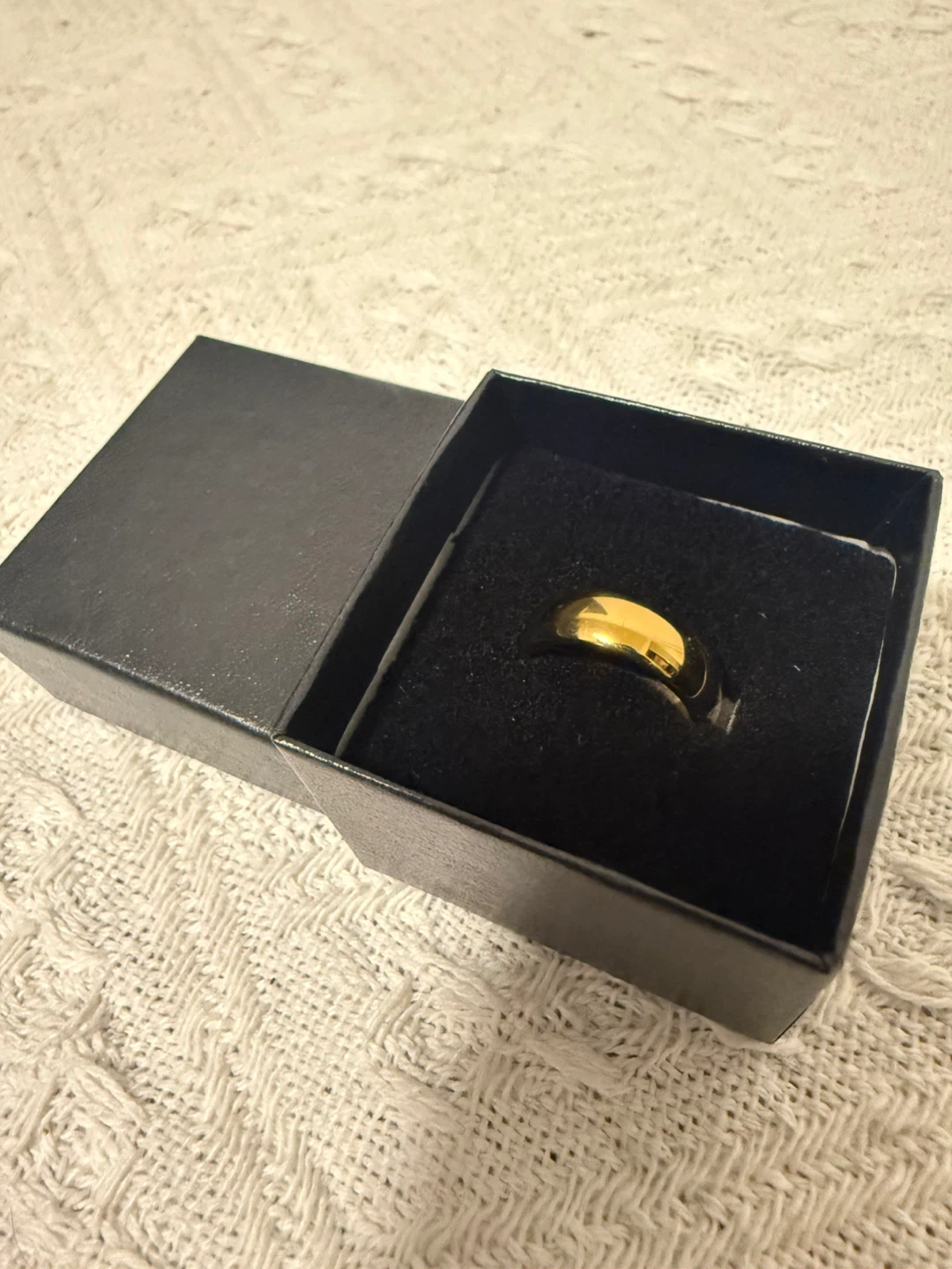 Gold Tungstein with Box