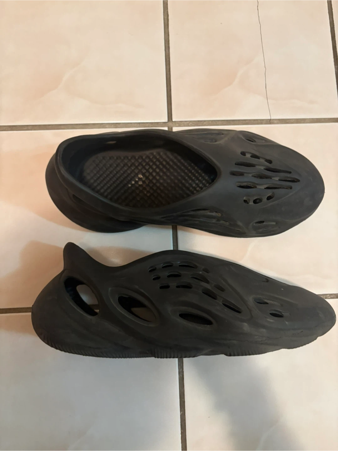 *Fake* Adidas Yeezy Foam Runner Onyx