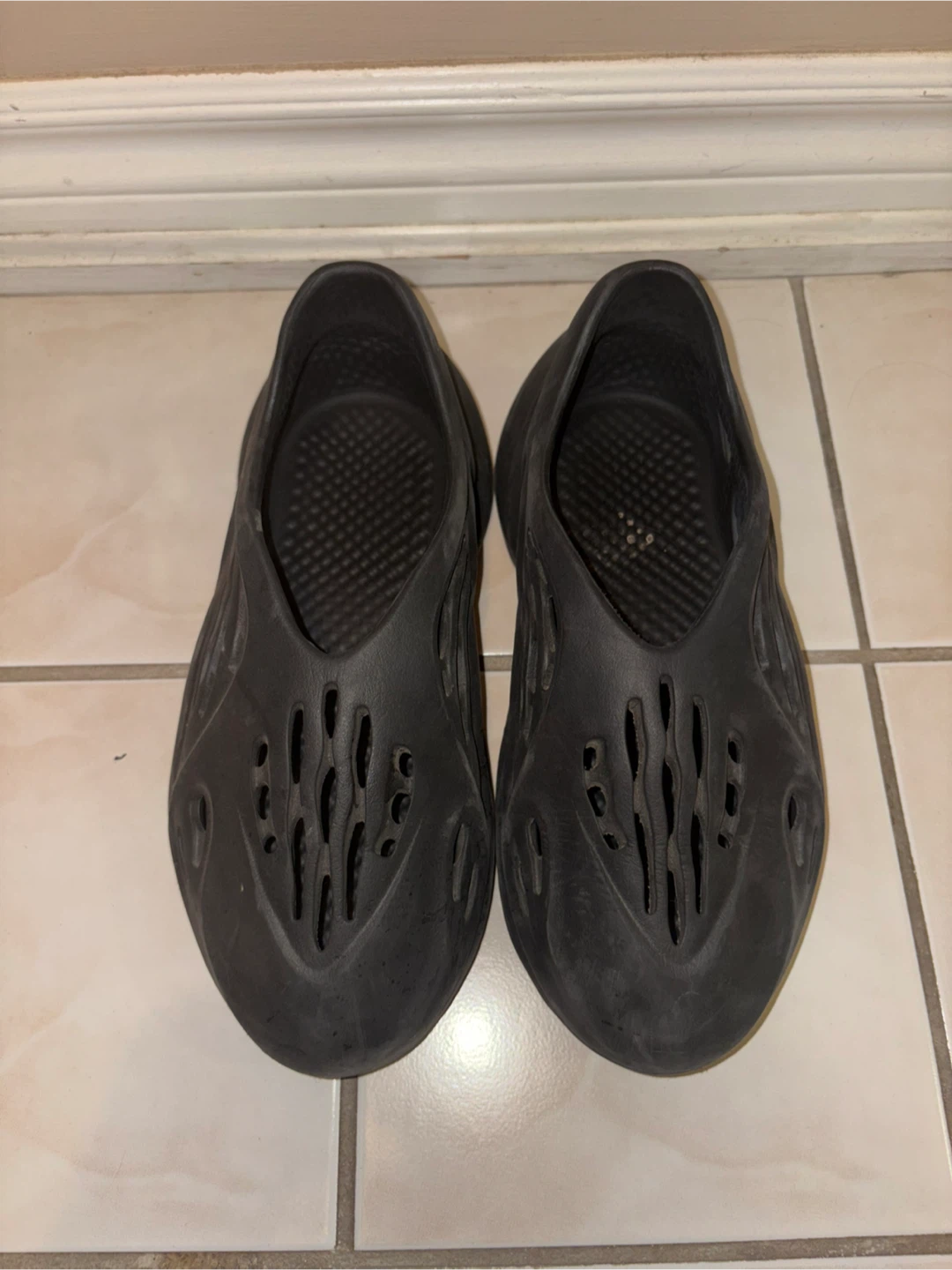 *Fake* Adidas Yeezy Foam Runner Onyx - photo 2