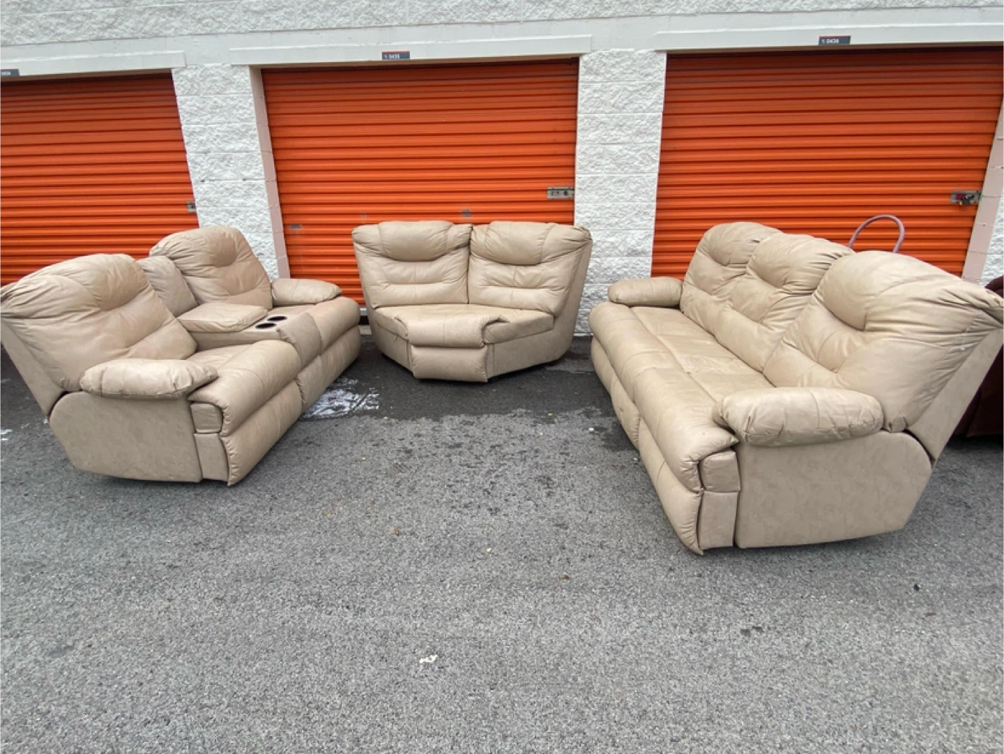 Large Beige Sectional Sofa with Recliner - photo 4