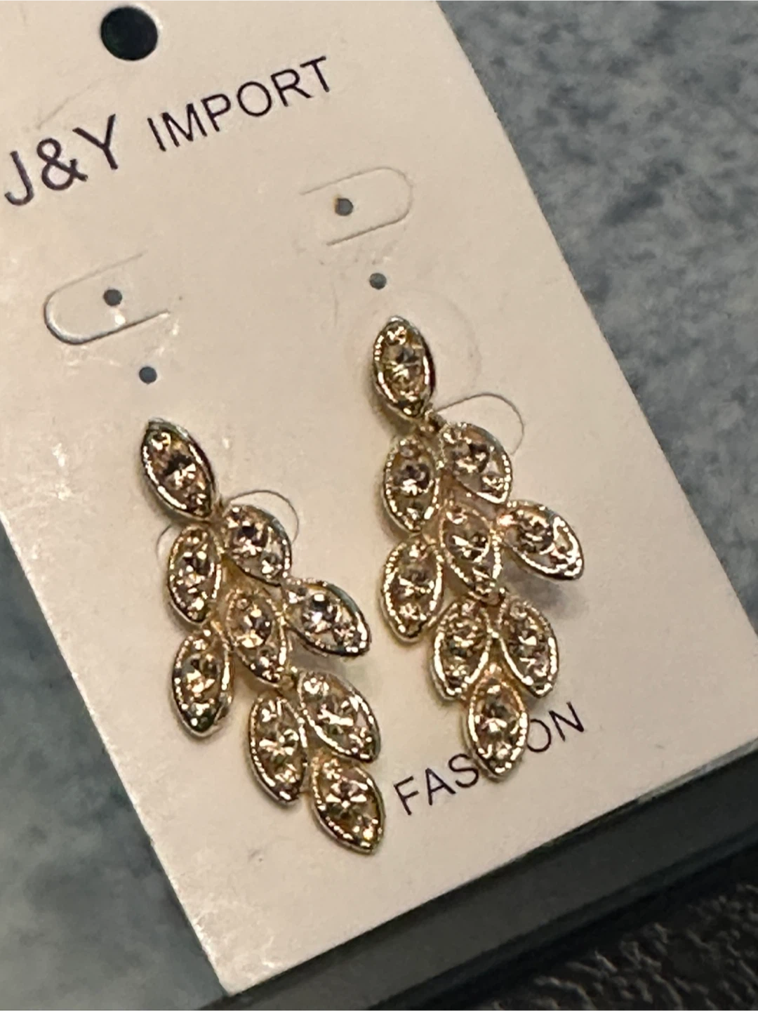 Gold Leaf Dangle Earrings ❤️