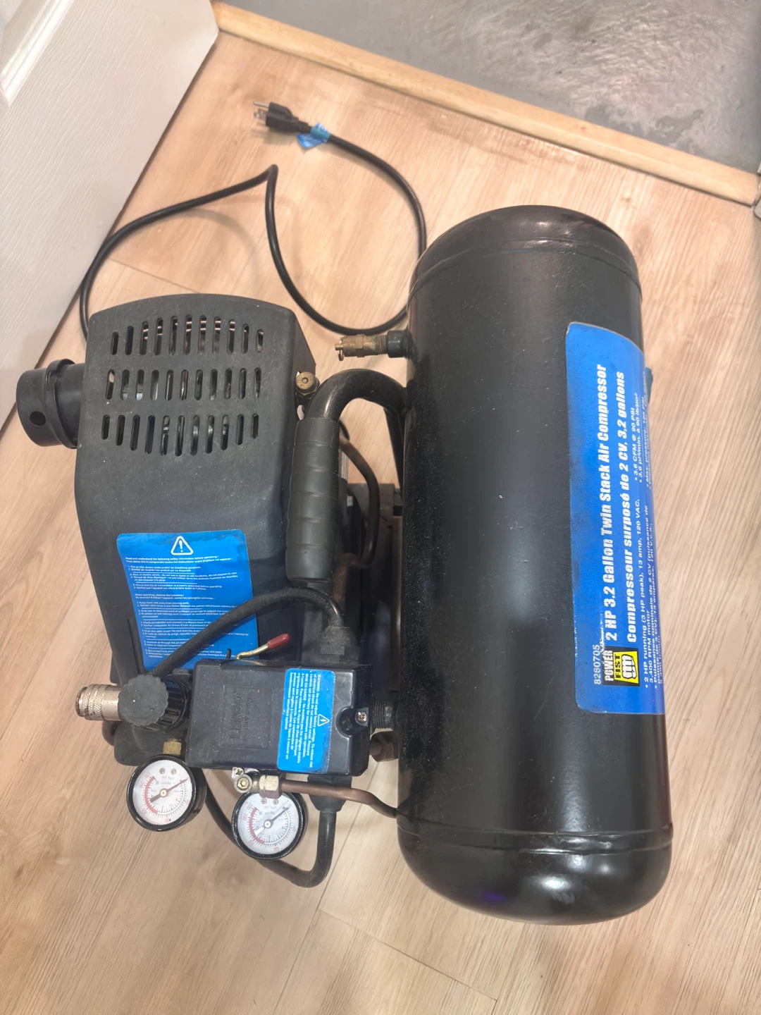 2 HP 3.2 Gallon Air Compressor - photo 2