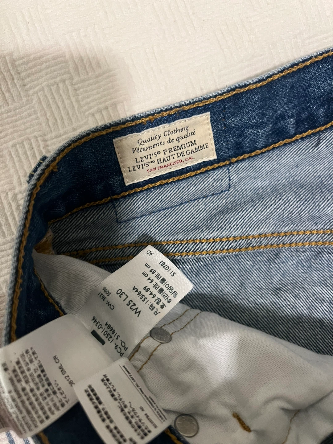 Levi's 501 Premium Jeans, W25 L30 - photo 5