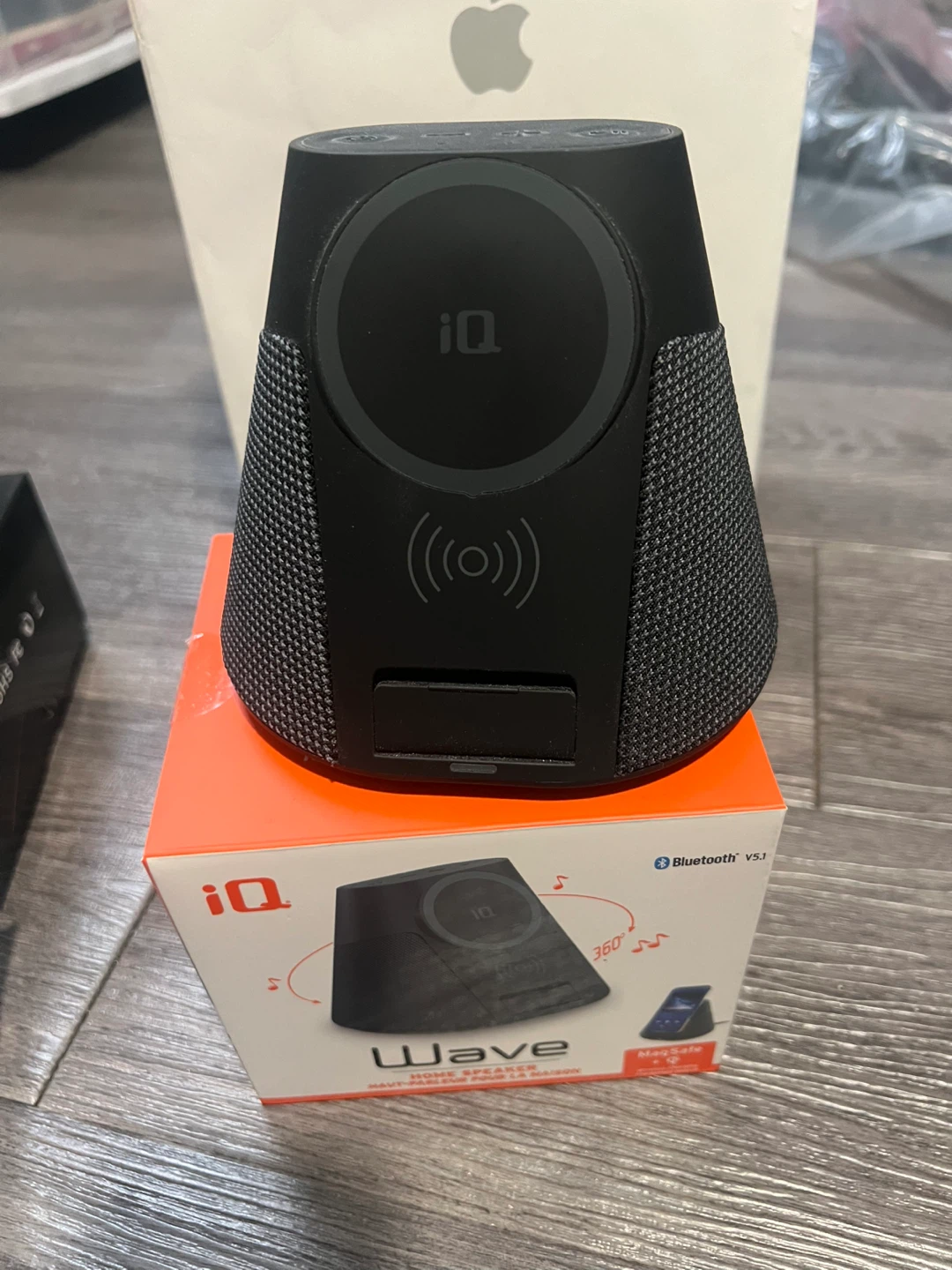 Wireless MagSafe Charger with speakers
