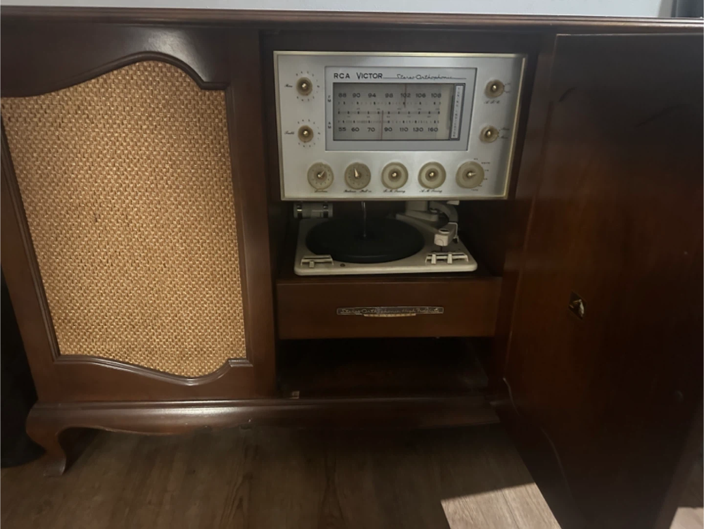RCA Victor Stereo Orthophonic Record Player Console - photo 3
