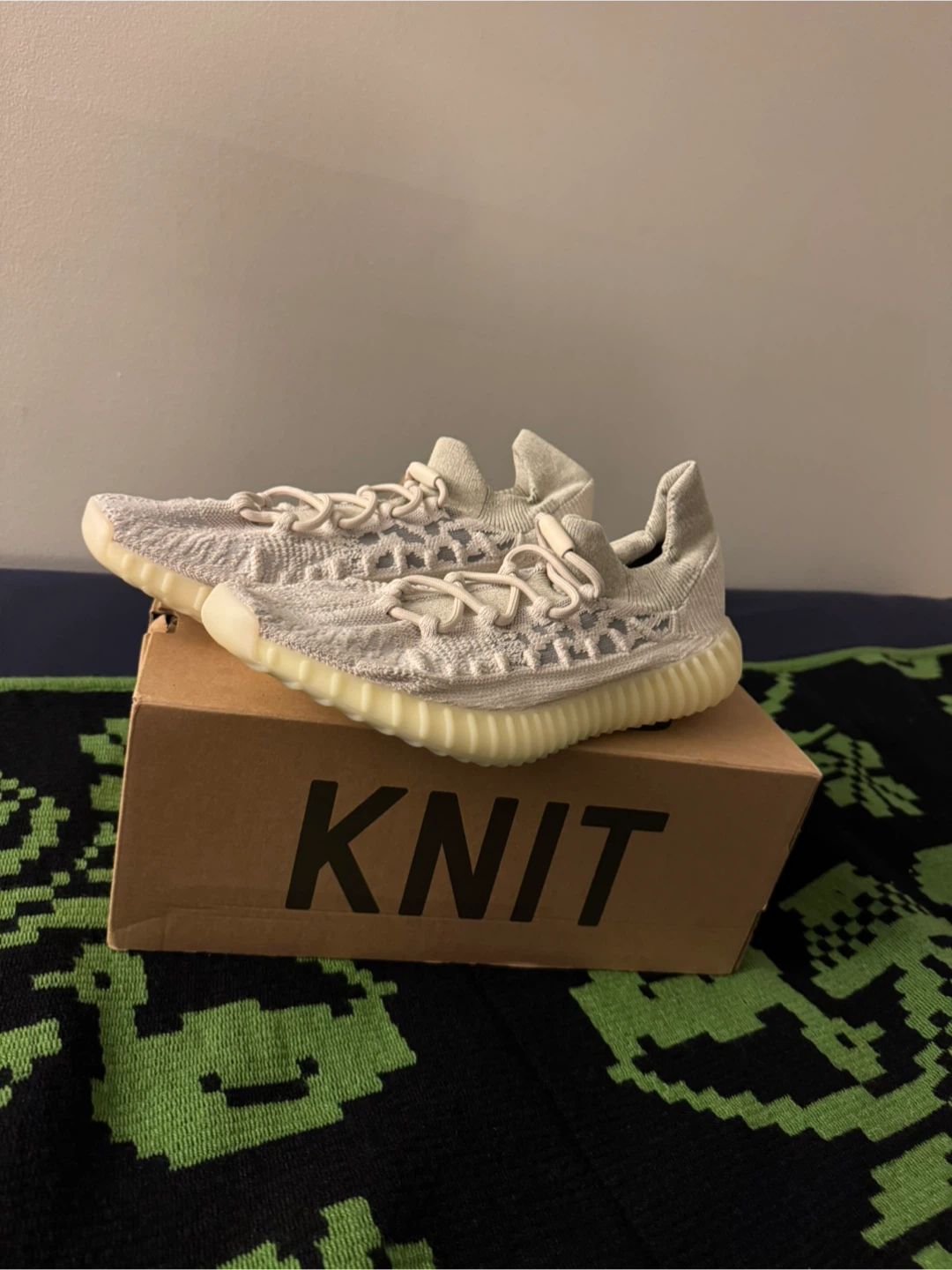 Adidas Yeezy 350 V2 CMPCT Size 12 US