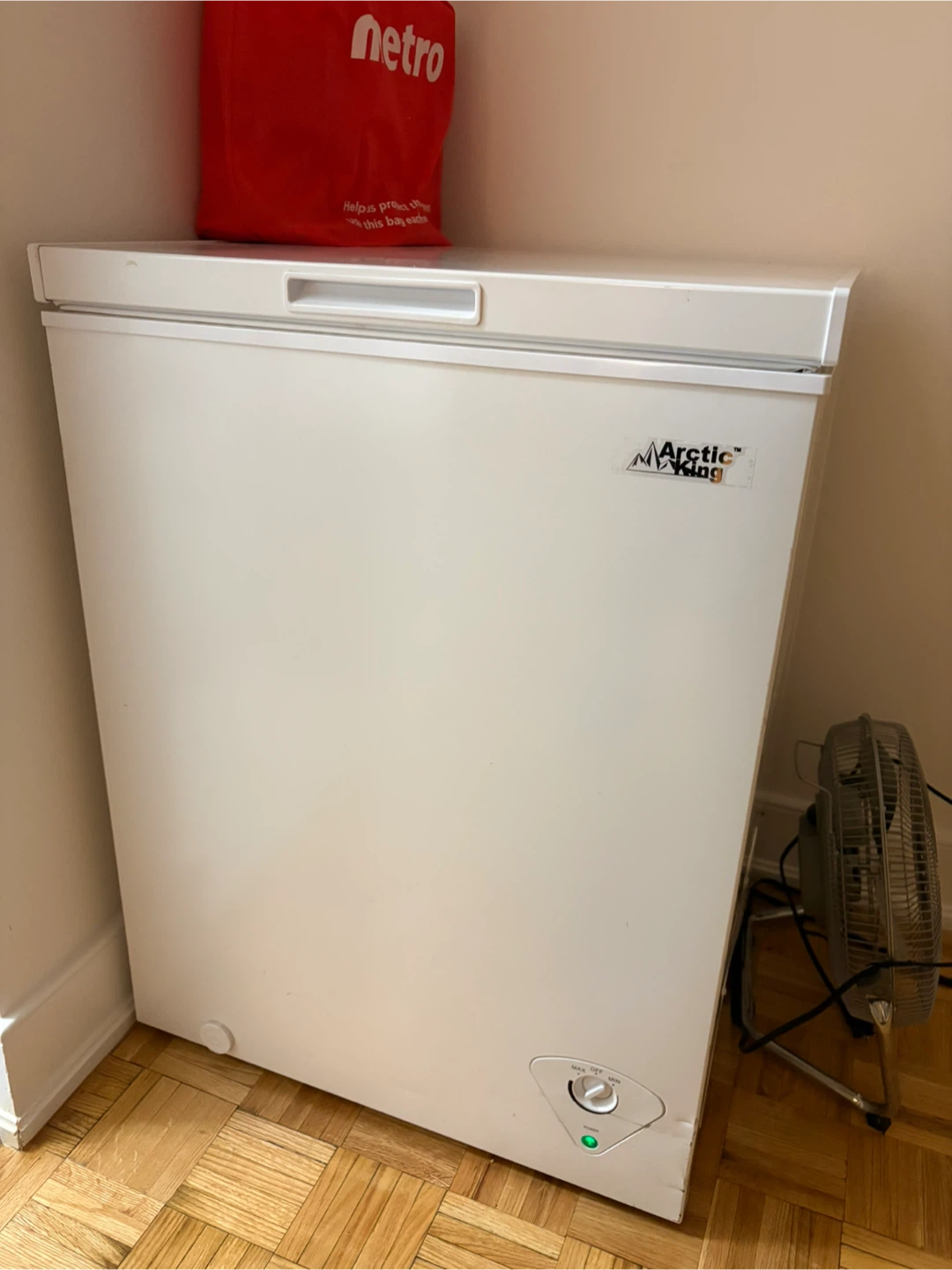 Arctic King Chest Freezer - White