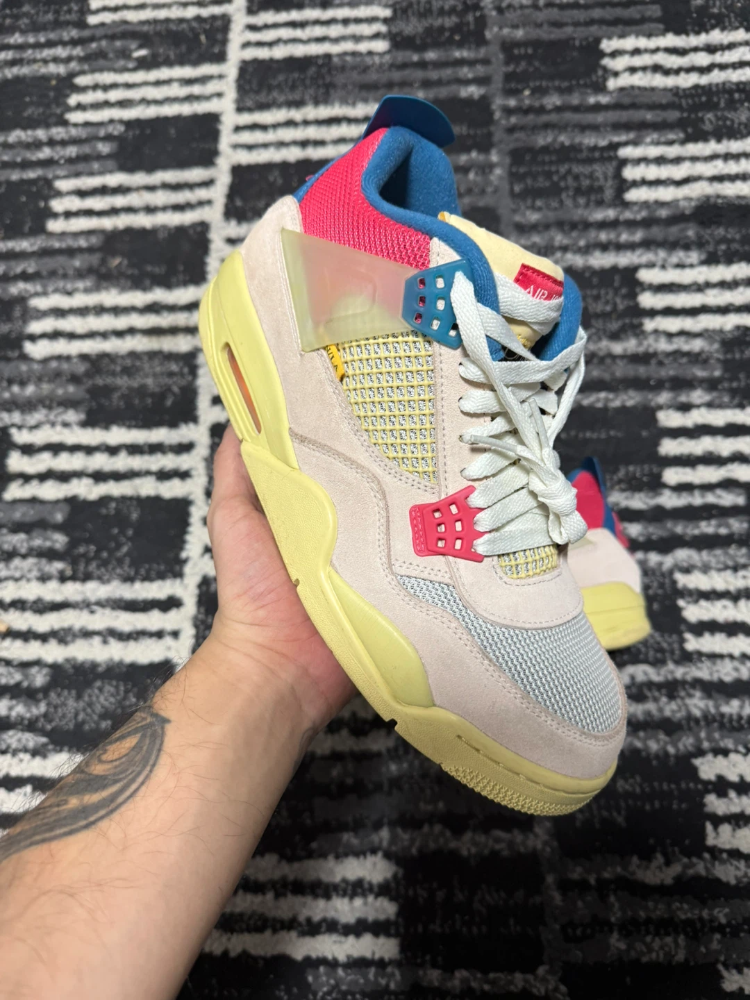 Size 10 - Jordan 4 Retro x Union LA Mid Guava Ice