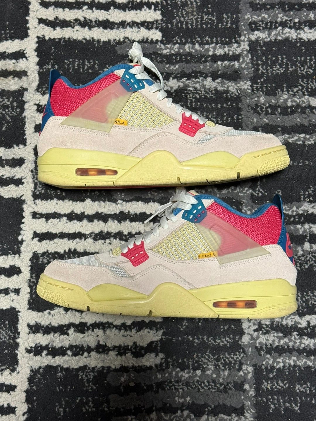 Size 10 - Jordan 4 Retro x Union LA Mid Guava Ice - photo 2