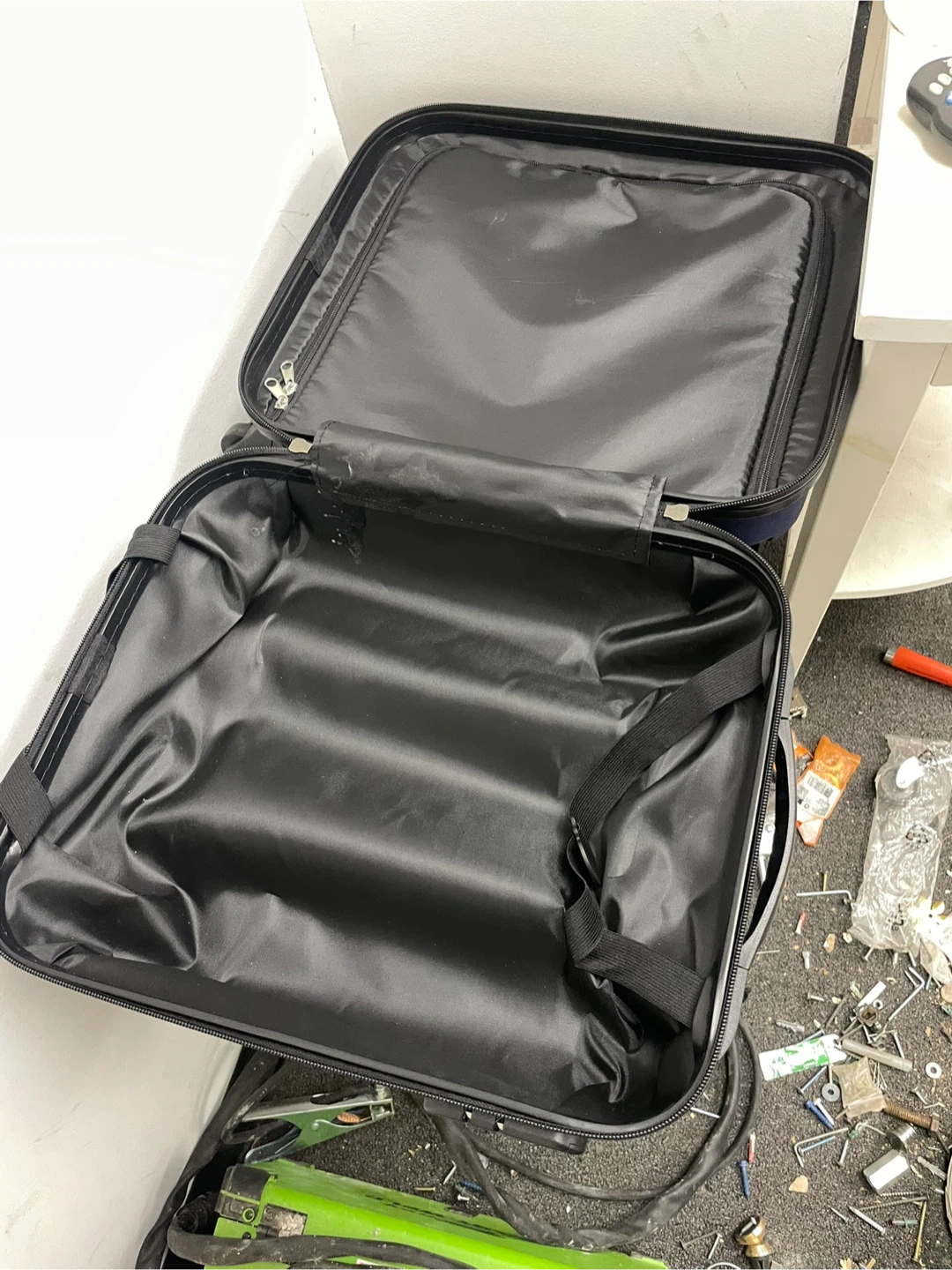 First Class Blue Carry-on Suitcase - photo 3