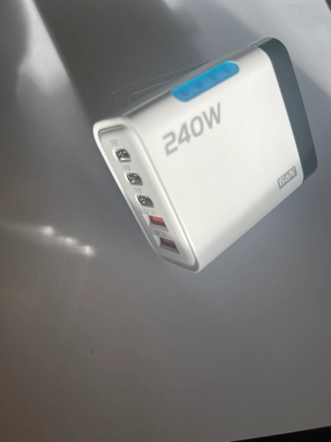 GaN 240W Charger - New! - photo 3