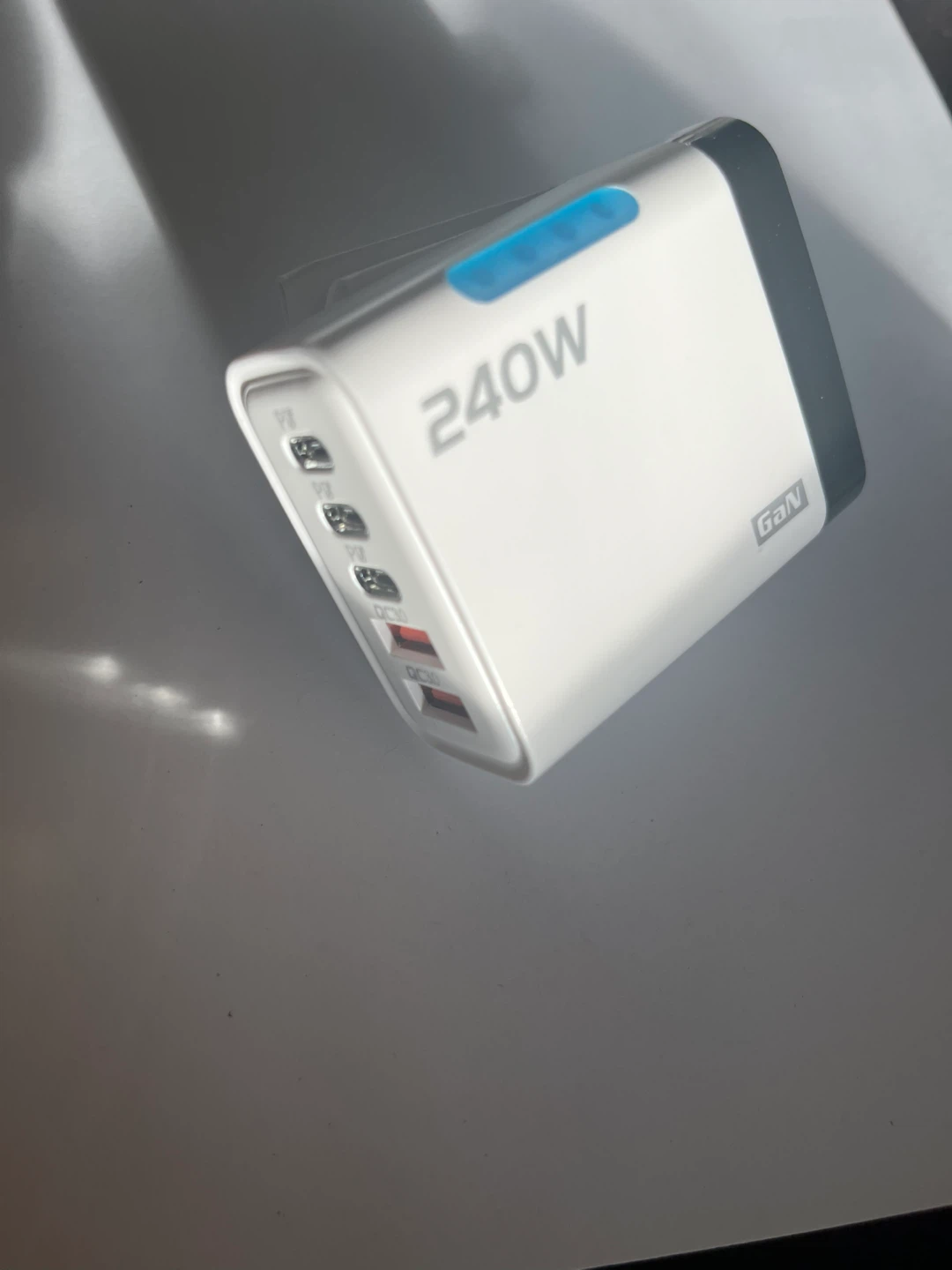 GaN 240W Charger - New! - photo 2