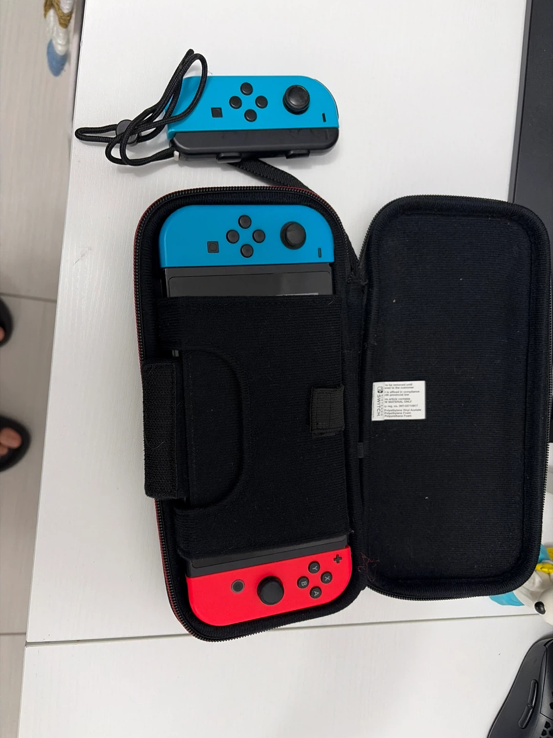 Nintendo Switch Console with Joy-Cons & Case - photo 5