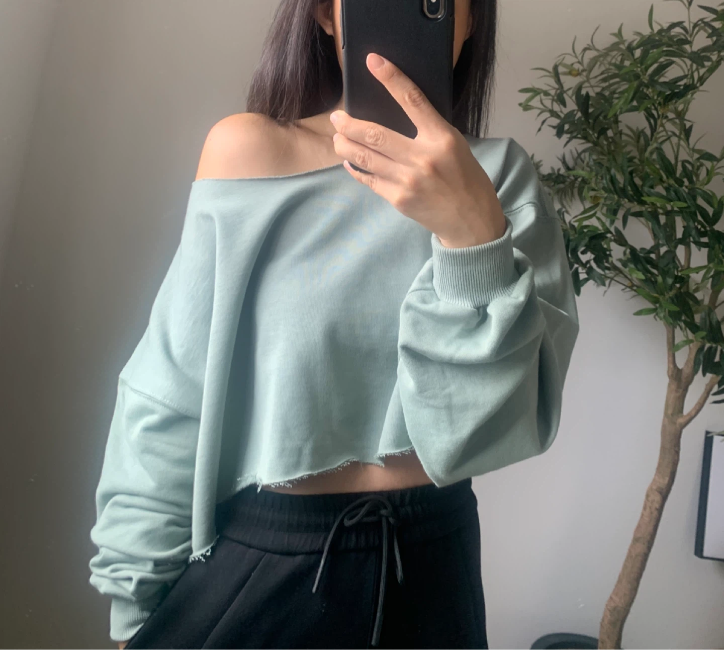 Mint Green Off Shoulder Cropped Sweatshirt S–M