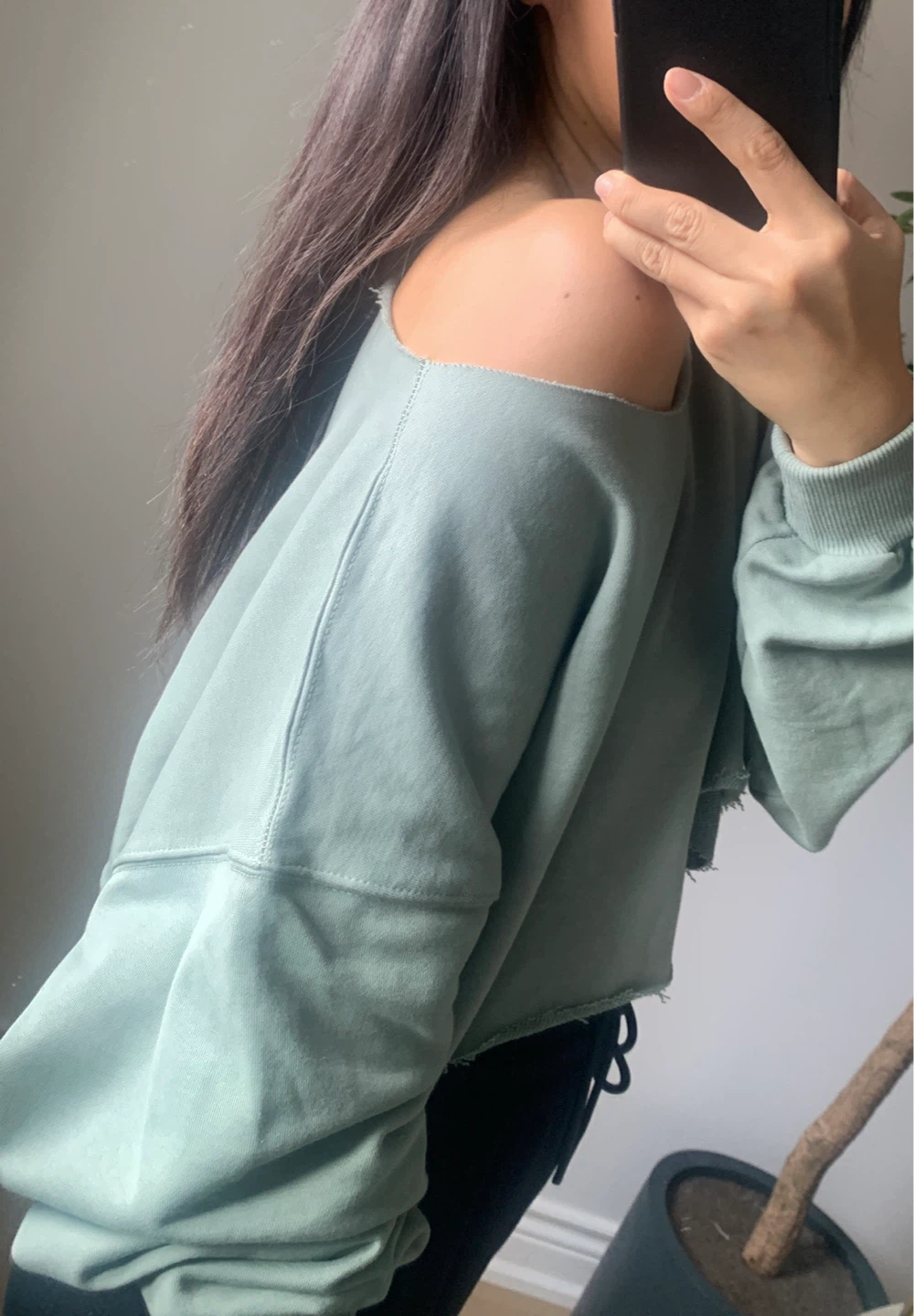 Mint Green Off Shoulder Cropped Sweatshirt S–M - photo 2