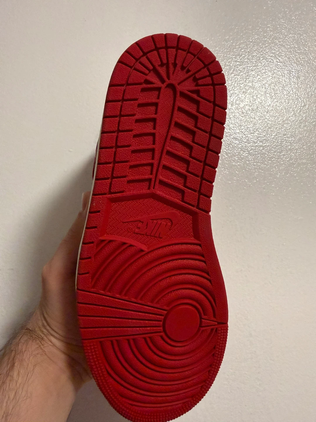 Air Jordan 1 Mid Red/White - US 7.5 - photo 4