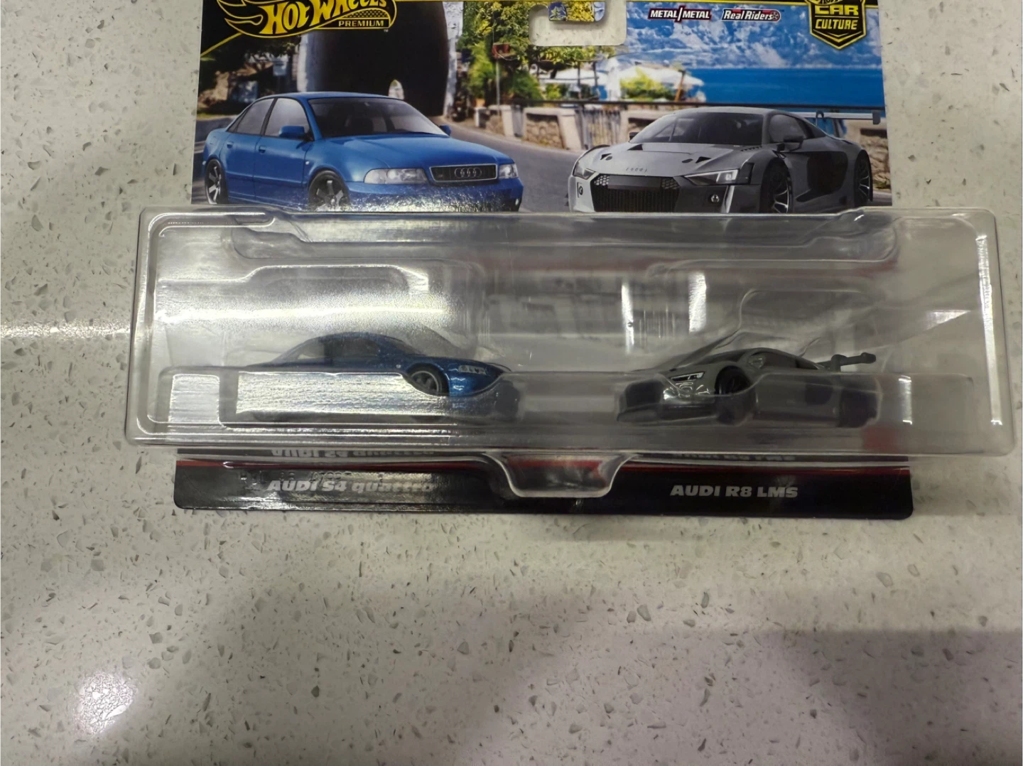 Hot Wheels Premium Audi S4 Quattro & Audi R8 LMS - photo 2