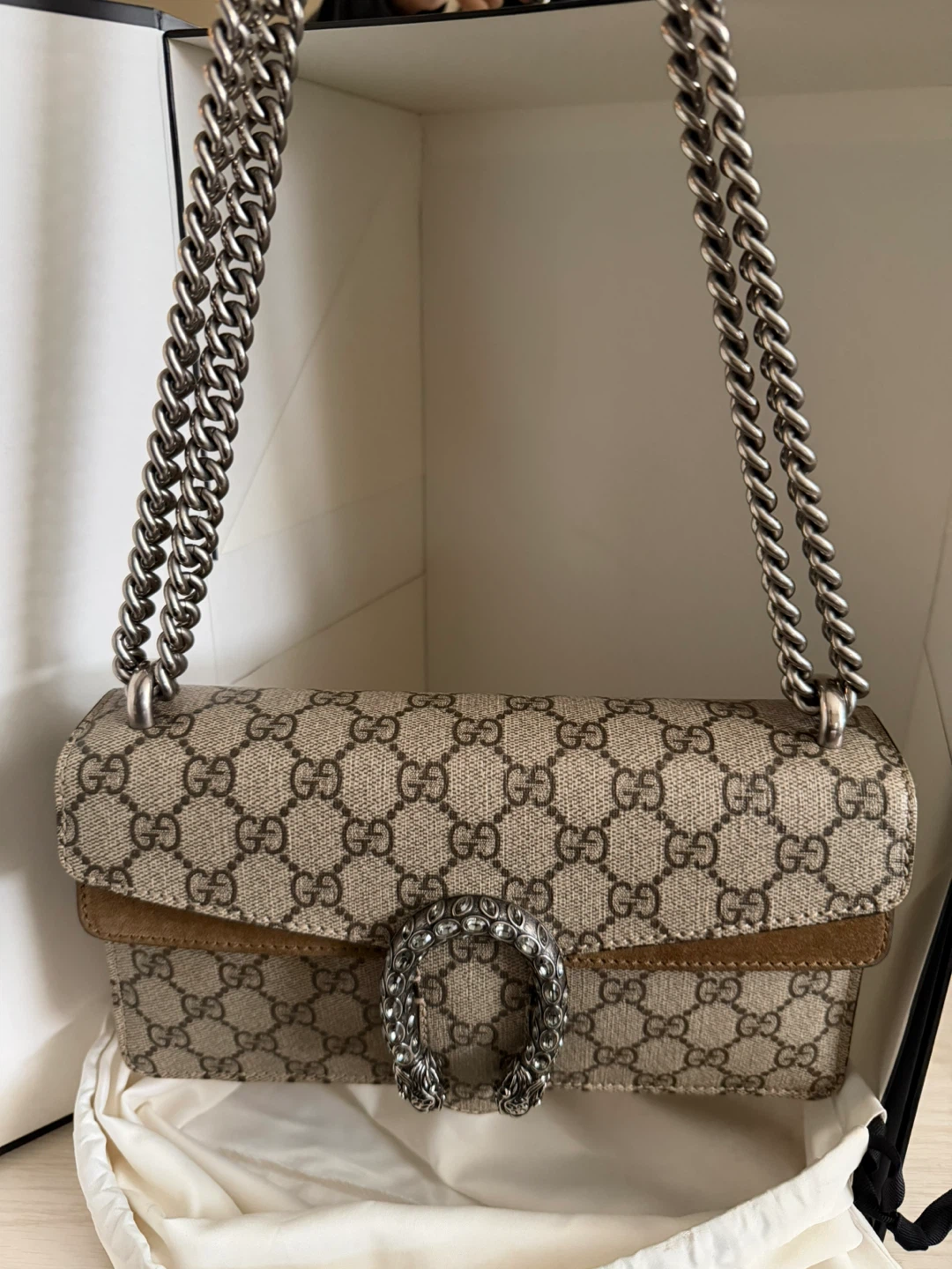 Gucci Dionysus Medium Shoulder Bag