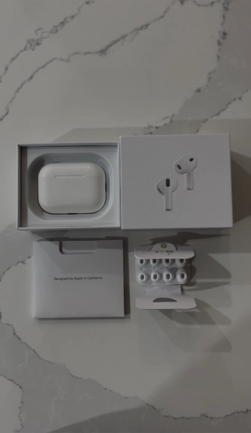 Apple AirPods Pro 3 - Like New!