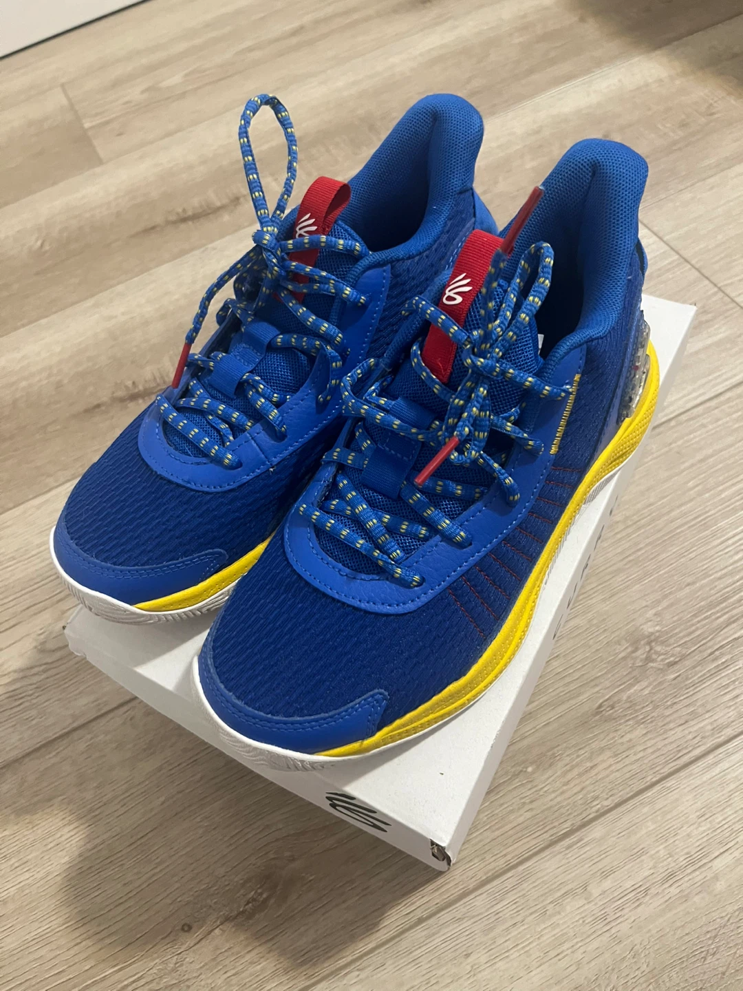 Under Armour Curry 3Z7 Kids Size 5.5Y - photo 2
