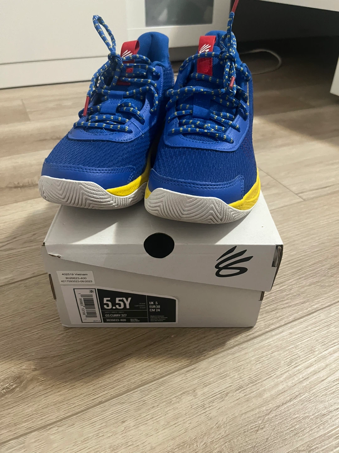 Under Armour Curry 3Z7 Kids Size 5.5Y