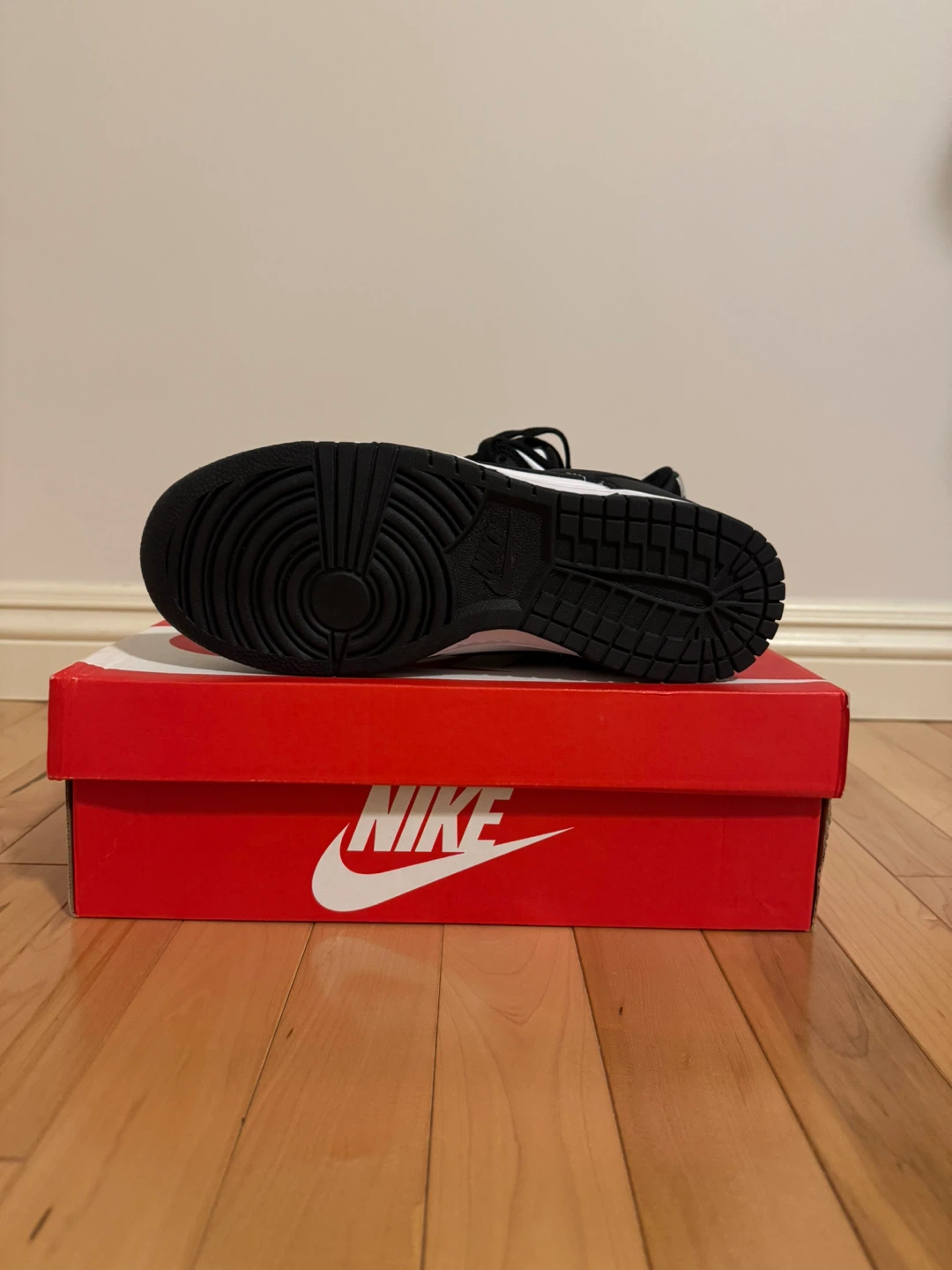 Nike Dunk Lows - Pandas - NEVER WORN - photo 4