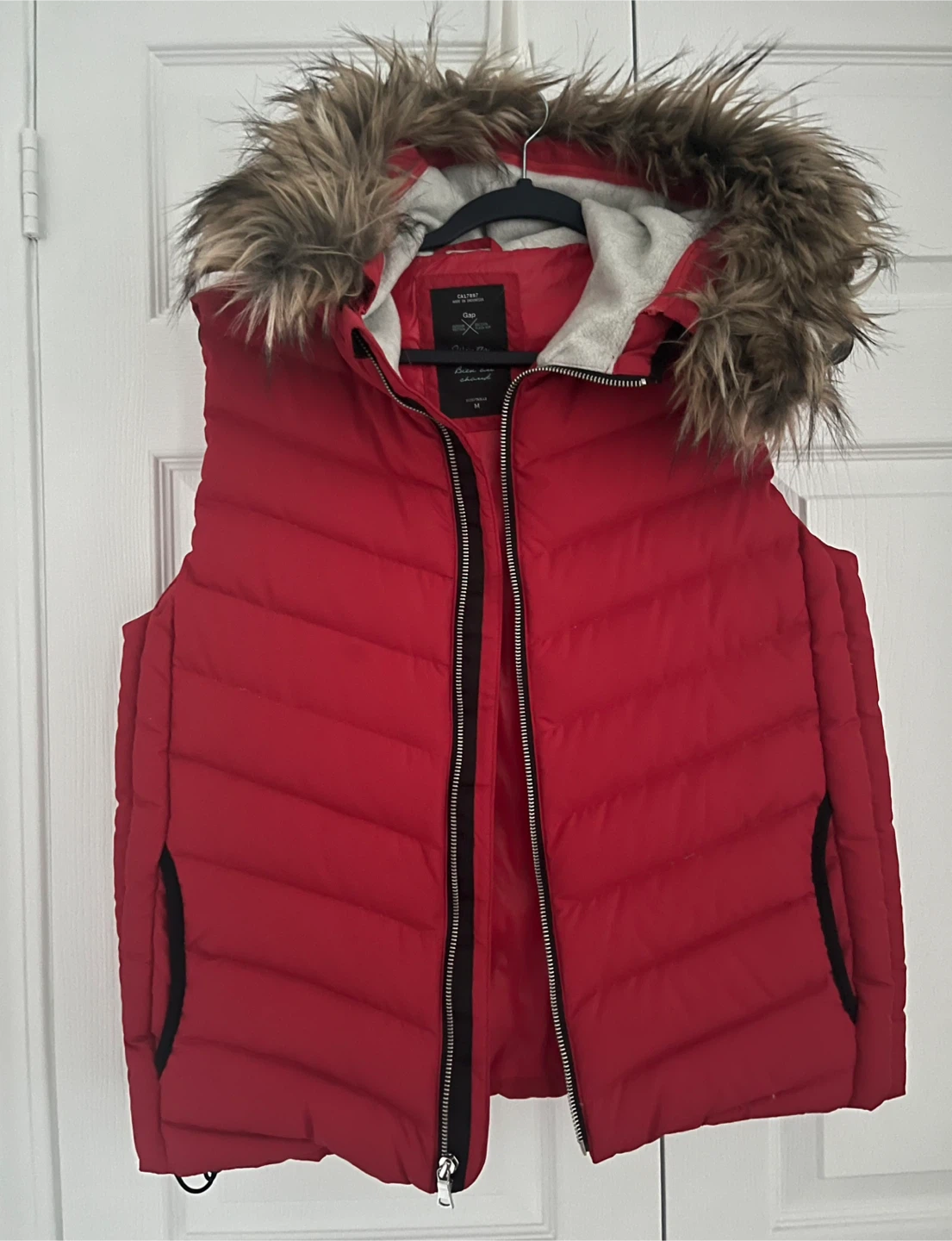 Gap Red Puffer Vest - Size M - photo 2