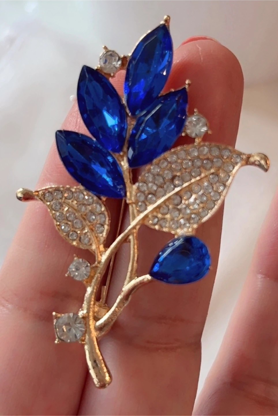 Gorgeous Blue Leaf Brooch!
