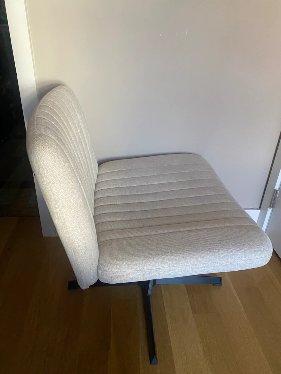 Beige Adjustable Office Chair - photo 3