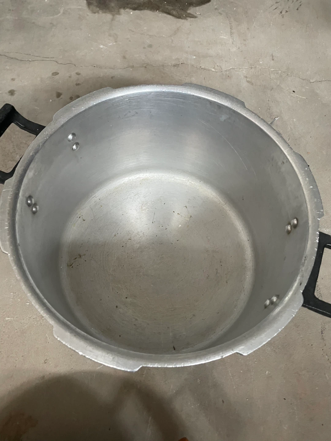 Pressure Cooker without lid